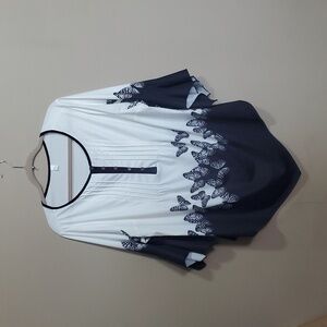Plus size back and white Butterfly top size 1x